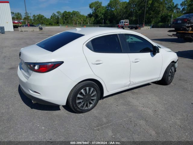 3MYDLBYV7KY519478 Toyota YARIS L