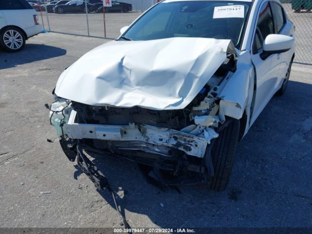 3MYDLBYV7KY519478 Toyota YARIS L