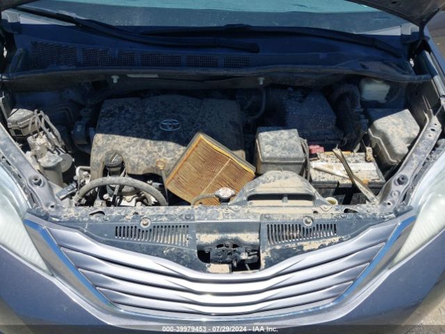 5TDYZ3DC5HS779774 Toyota Sienna Xle 8 Passenger