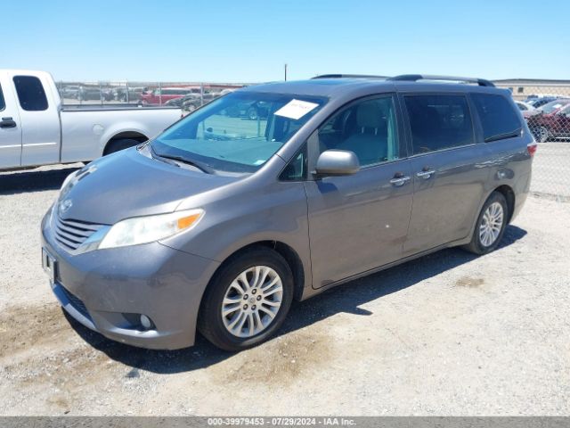 5TDYZ3DC5HS779774 Toyota Sienna Xle 8 Passenger