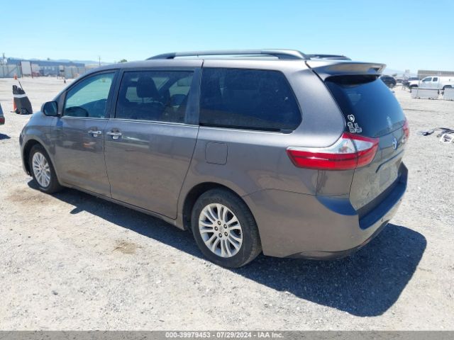 5TDYZ3DC5HS779774 Toyota Sienna Xle 8 Passenger