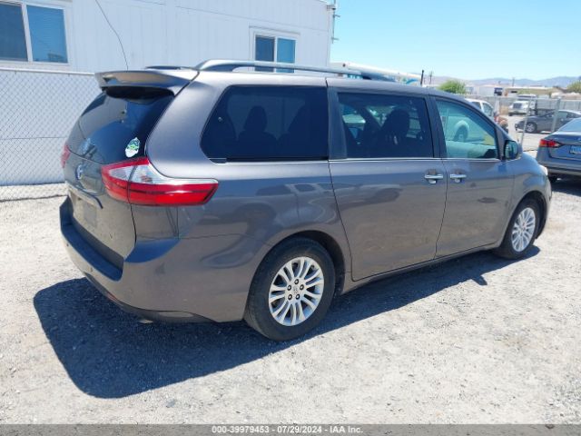 5TDYZ3DC5HS779774 Toyota Sienna Xle 8 Passenger