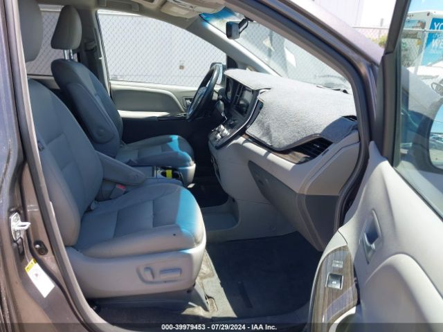 5TDYZ3DC5HS779774 Toyota Sienna Xle 8 Passenger