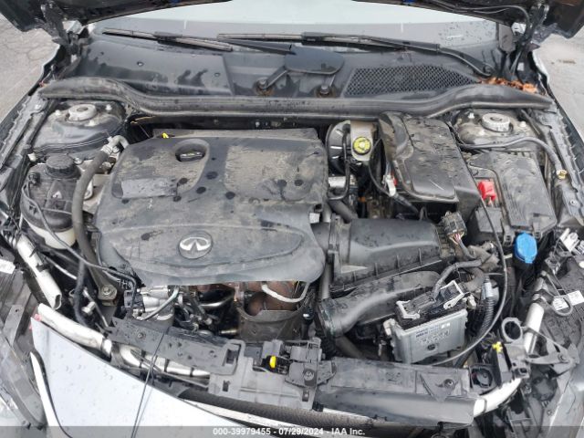 SJKCH5CR1JA045793 Infiniti Qx30 Premium