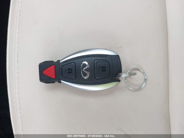 SJKCH5CR1JA045793 Infiniti Qx30 Premium