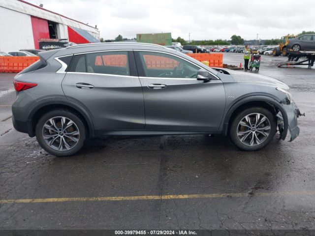 SJKCH5CR1JA045793 Infiniti Qx30 Premium