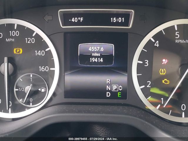 SJKCH5CR1JA045793 Infiniti Qx30 Premium