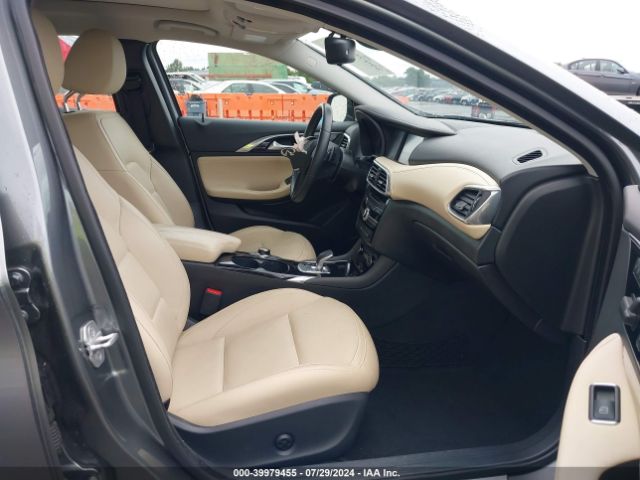 SJKCH5CR1JA045793 Infiniti Qx30 Premium
