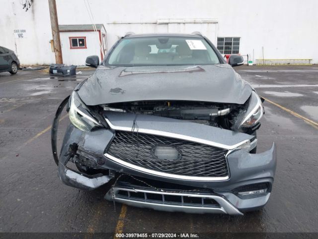 SJKCH5CR1JA045793 Infiniti Qx30 Premium