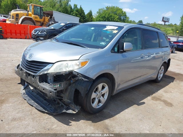 Toyota Sienna Le V6 8 Passenger 2014 5TDKK3DC2ES526014 Image 2