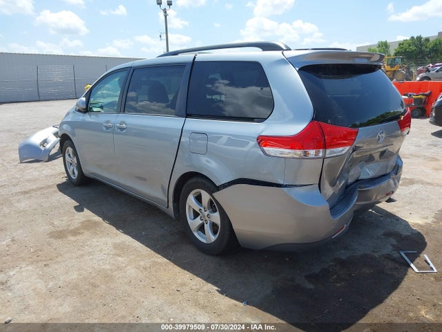 Toyota Sienna Le V6 8 Passenger 2014 5TDKK3DC2ES526014 Image 3