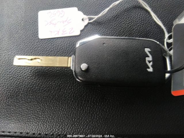 KNDPUCAF0P7166656 KIA Sportage Lx