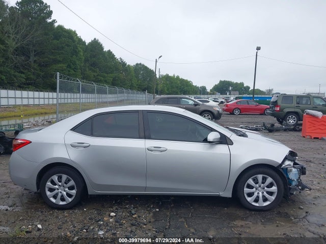 Toyota COROLLA LE 2018 2T1BURHE7JC009495 Image 14