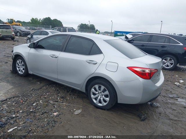 Toyota COROLLA LE 2018 2T1BURHE7JC009495 Image 3