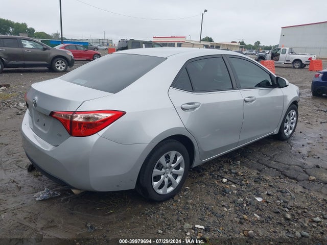 Toyota COROLLA LE 2018 2T1BURHE7JC009495 Image 4