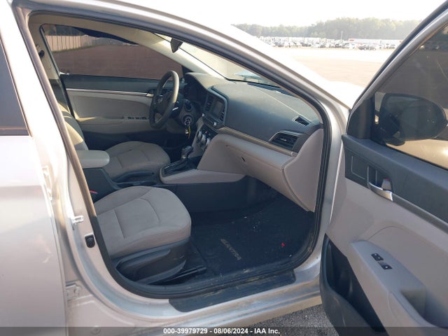 Hyundai ELANTRA SE 2019 5NPD74LF0KH472175 Image 5