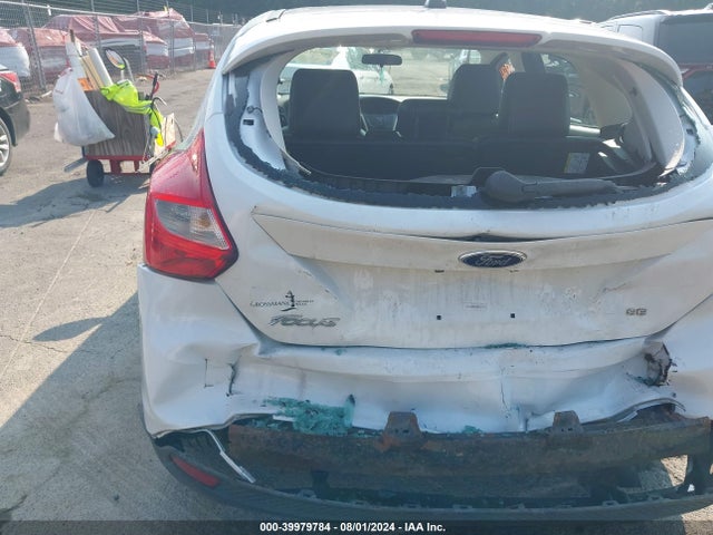 Ford FOCUS SE 2014 1FADP3K29EL455163 Image 12