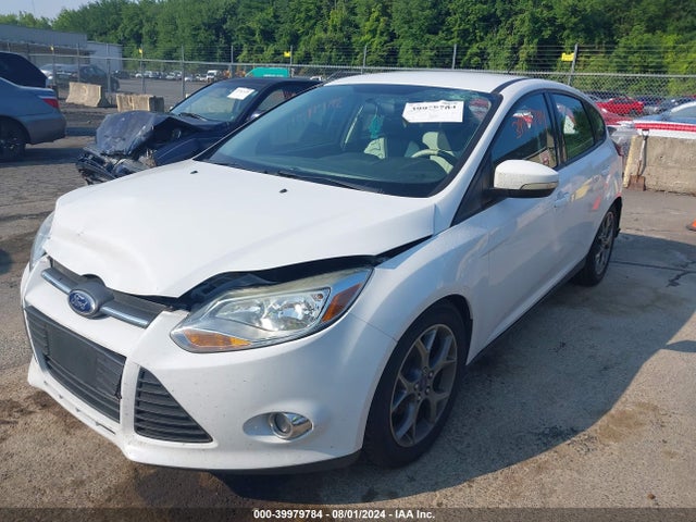 Ford FOCUS SE 2014 1FADP3K29EL455163 Image 2