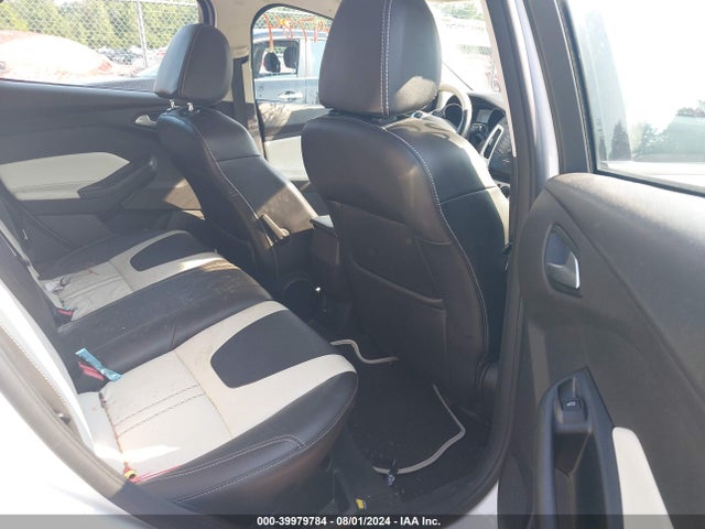 Ford FOCUS SE 2014 1FADP3K29EL455163 Image 8