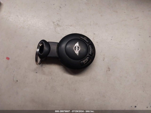 2010 MINI COOPER CLUBMAN WMWML3C54ATX52136 Photo 10