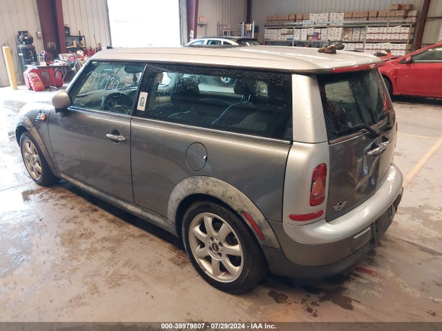 2010 MINI COOPER CLUBMAN WMWML3C54ATX52136 Photo 2