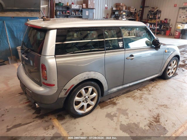 2010 MINI COOPER CLUBMAN WMWML3C54ATX52136 Photo 3