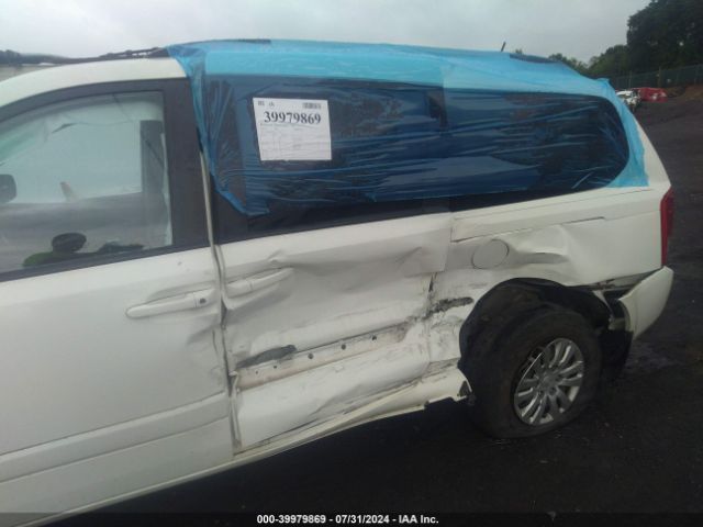 KNDMG4C79E6571813 KIA SEDONA LX