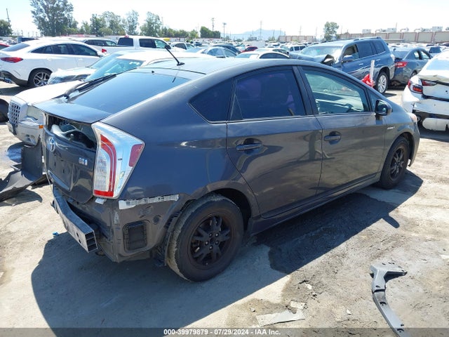 Toyota Prius Two 2015 JTDKN3DU2F0465820 Image 4