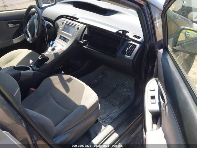 Toyota Prius Two 2015 JTDKN3DU2F0465820 Image 5