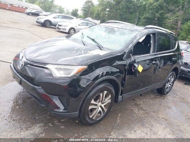 Toyota RAV4 LE 2016 2T3BFREV2GW523929 Image 2