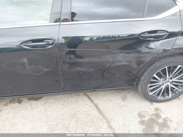 58ADA1C14PU027735 Lexus ES 300H
