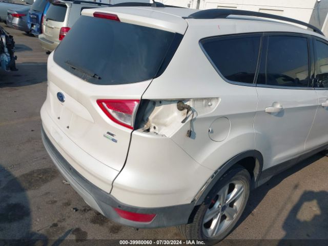 1FMCU9GX2EUE14014 Ford ESCAPE SE
