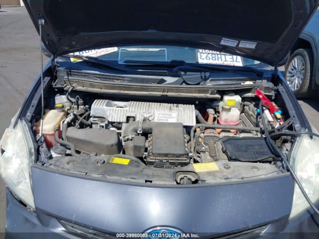 JTDKN3DU1E1746984 Toyota Prius Two