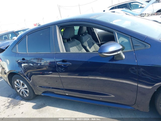 Toyota Corolla Hybrid Le 2022 JTDEAMDE3NJ058282 Image 13