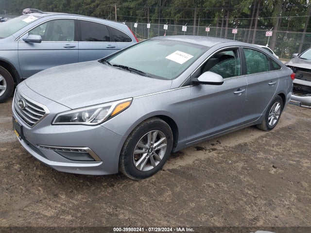 Hyundai SONATA SE 2015 5NPE24AF4FH149565 Image 2
