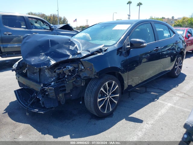 Toyota COROLLA SE 2018 5YFBURHE7JP779373 Image 2