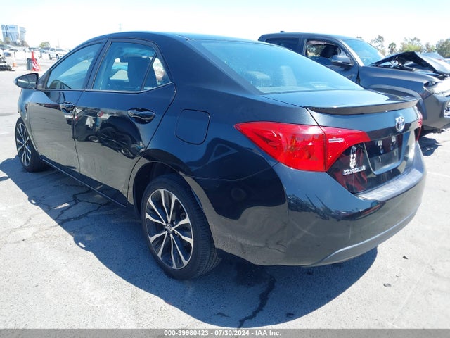 Toyota COROLLA SE 2018 5YFBURHE7JP779373 Image 3