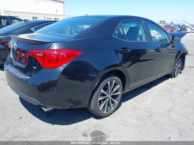 Toyota COROLLA SE 2018 5YFBURHE7JP779373 Image 4
