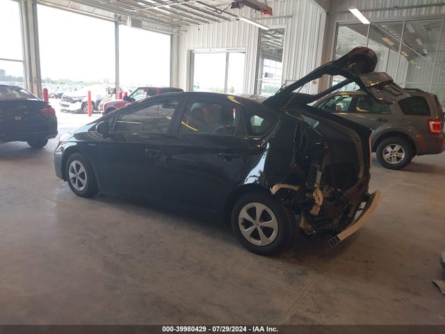 Toyota Prius Two 2015 JTDKN3DU8F1947072 Image 3
