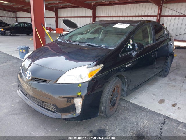 Toyota Prius Three 2014 JTDKN3DU3E0373548 Image 2