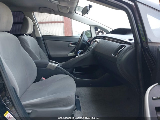 Toyota Prius Three 2014 JTDKN3DU3E0373548 Image 5