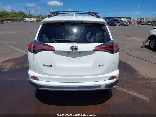 Toyota Rav4 Xle 2018 2T3WFREV1JW472786 Image 16