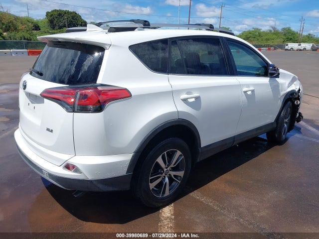 Toyota Rav4 Xle 2018 2T3WFREV1JW472786 Image 4
