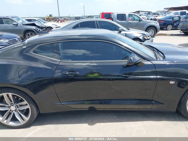 Chevrolet Camaro 2lt 2018 1G1FD1RX9J0160943 Image 13