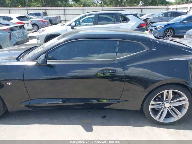 Chevrolet Camaro 2lt 2018 1G1FD1RX9J0160943 Image 14