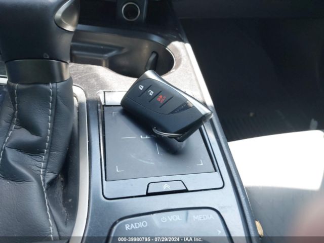 JTHX9JBH4M2045237 Lexus UX 250H