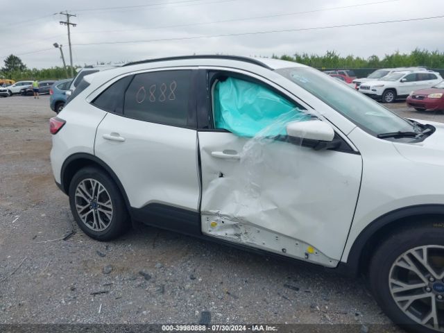 1FMCU0H69NUB64885 Ford ESCAPE SEL