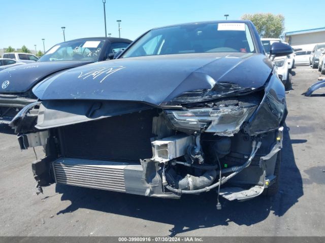WAUGNAF49HN014622 Audi A4 2.0t Premium