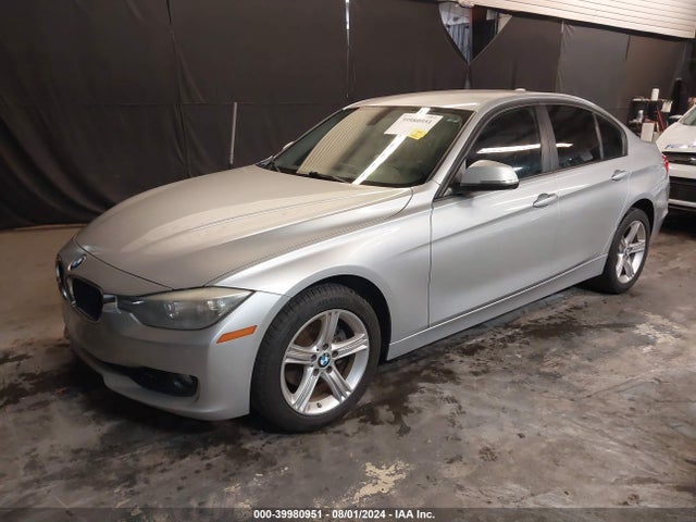 BMW 320i 2015 WBA3B1C52FP681070 Image 2