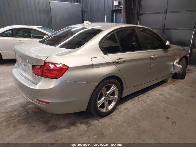 BMW 320i 2015 WBA3B1C52FP681070 Image 4